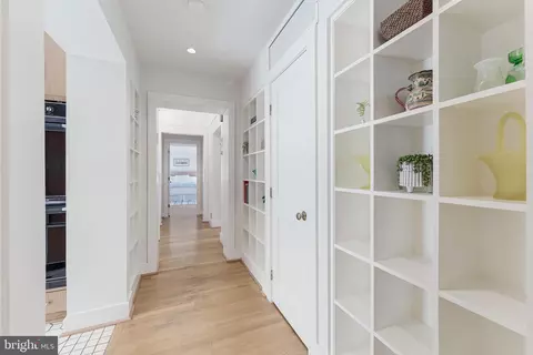Entry Way - 1939 Virginia Ave, Mclean, VA 22101 photo 10 of 21