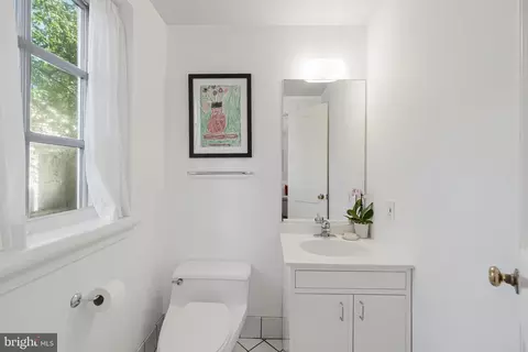 Bath - 1939 Virginia Ave, Mclean, VA 22101 photo 1 of 5