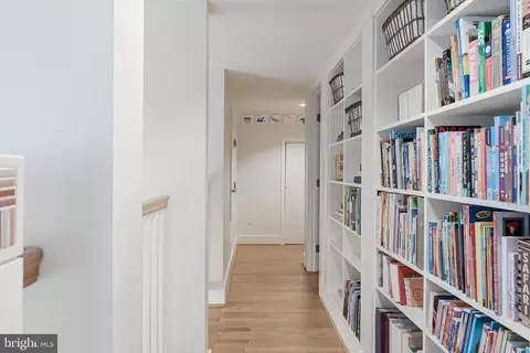 Entry Way - 1939 Virginia Ave, Mclean, VA 22101 photo 16 of 21