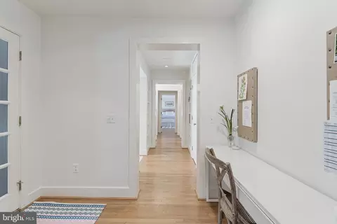 Entry Way - 1939 Virginia Ave, Mclean, VA 22101 photo 7 of 21