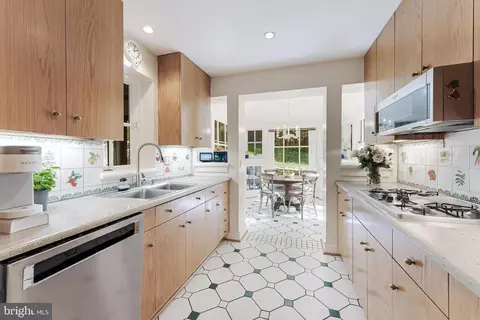 Kitchen - 1939 Virginia Ave, Mclean, VA 22101 photo 2 of 7