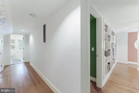 Entry Way - 1939 Virginia Ave, Mclean, VA 22101 photo 18 of 21