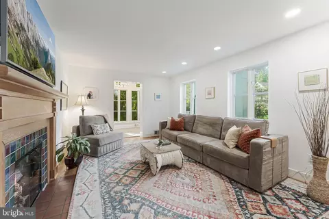 Living - 1939 Virginia Ave, Mclean, VA 22101 photo 2 of 2