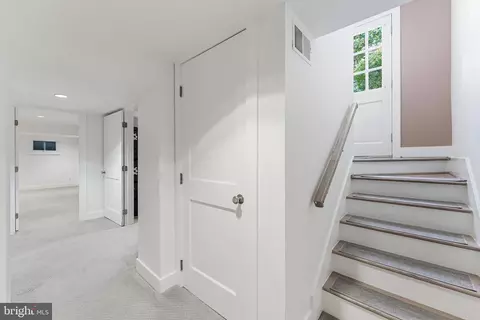 Entry Way - 1939 Virginia Ave, Mclean, VA 22101 photo 20 of 21