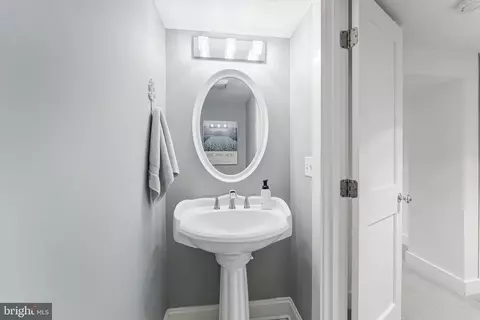 Entry Way - 1939 Virginia Ave, Mclean, VA 22101 photo 21 of 21