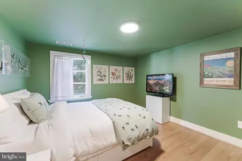 Bedroom - 1939 Virginia Ave, Mclean, VA 22101 photo 9 of 13