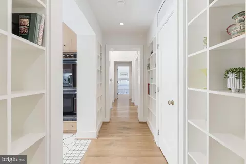 Entry Way - 1939 Virginia Ave, Mclean, VA 22101 photo 11 of 21
