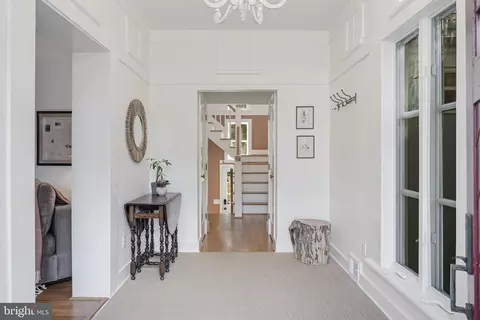 Entry Way - 1939 Virginia Ave, Mclean, VA 22101 photo 1 of 21