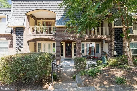 5907 Noblestown Rd #L, Springfield, VA 22152