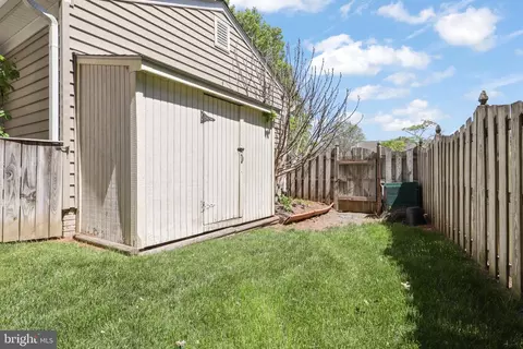 Exterior - 1602 Blacksmith Ln, Herndon, VA 20170 photo 7 of 9
