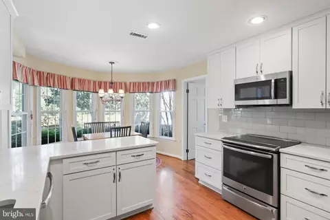 Kitchen - 1602 Blacksmith Ln, Herndon, VA 20170 photo 4 of 5