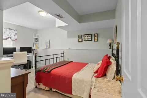Bedroom - 1602 Blacksmith Ln, Herndon, VA 20170 photo 6 of 6