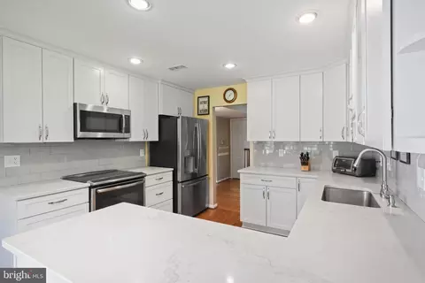 Kitchen - 1602 Blacksmith Ln, Herndon, VA 20170 photo 5 of 5