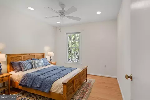 Bedroom - 1602 Blacksmith Ln, Herndon, VA 20170 photo 3 of 6