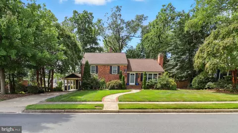 913 Croton Dr, Alexandria, VA 22308