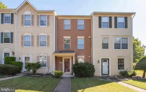 6805 Chasewood Cir, Centreville, VA 20121