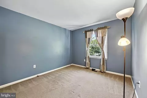 Bedroom - 8926 Applecross Ln, Springfield, VA 22153 photo 5 of 5