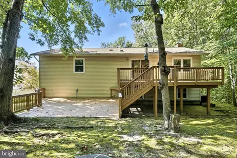 Exterior - 8926 Applecross Ln, Springfield, VA 22153 photo 6 of 8