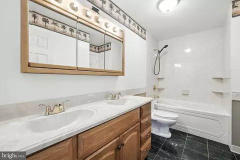 Bath - 8926 Applecross Ln, Springfield, VA 22153 photo 1 of 2