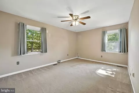 Bedroom - 8926 Applecross Ln, Springfield, VA 22153 photo 3 of 5