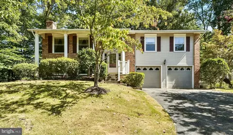 8926 Applecross Ln, Springfield, VA 22153