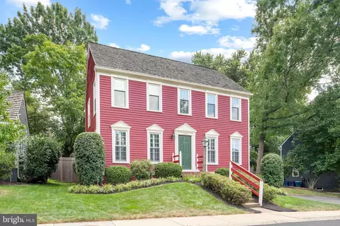 11711 Old Bayberry Ln, Reston, VA 20194