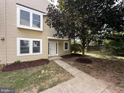 14004 D Grumble Jones Ct, Centreville, VA 20121
