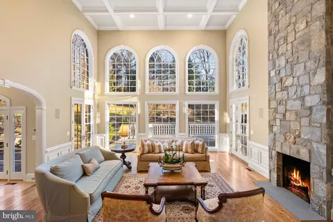 1221 Mottrom Dr, Mclean, VA 22101 photo 4