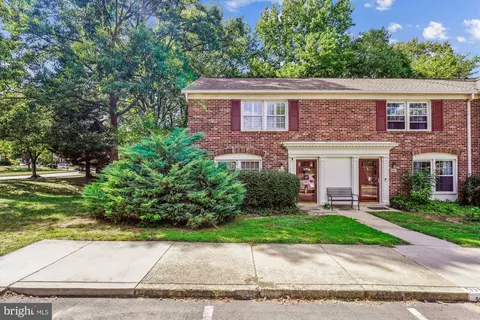 8425 Penshurst Dr #595, Springfield, VA 22152