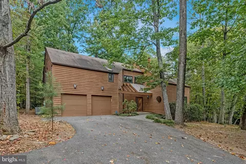 11598 Newport Cove Ln, Reston, VA 20194