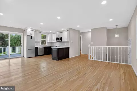 4309 Willoughby Ct, Chantilly, VA 20151