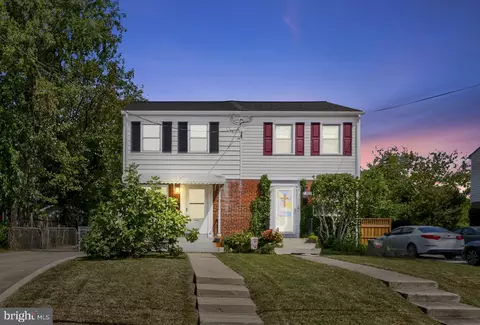 6729 Radcliffe Dr, Alexandria, VA 22307