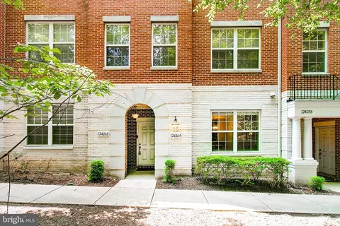 12426 A Liberty Bridge Rd, Fairfax, VA 22033