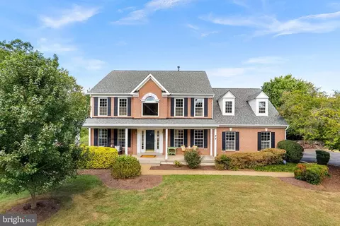 12902 Tarragon Ct, Herndon, VA 20171