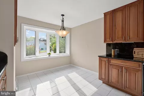 6013 Lamont Ct, Springfield, VA 22152 photo 3
