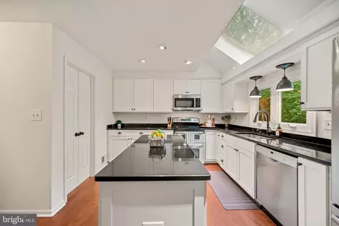 7838 Roundabout Way, Springfield, VA 22153 photo 8