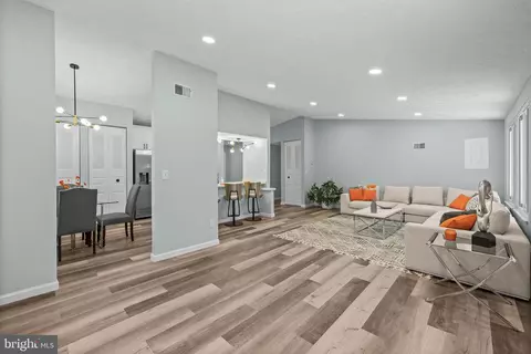 Living - 4503 Cub Run Rd, Chantilly, VA 20151 photo 4 of 5