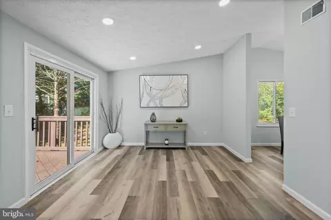 Entry Way - 4503 Cub Run Rd, Chantilly, VA 20151 photo 3 of 5