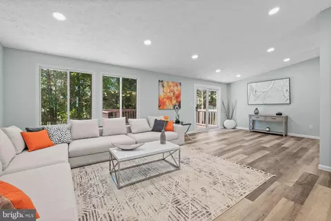 Living - 4503 Cub Run Rd, Chantilly, VA 20151 photo 2 of 5
