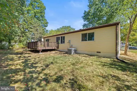 Exterior - 4503 Cub Run Rd, Chantilly, VA 20151 photo 6 of 7