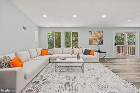 Living - 4503 Cub Run Rd, Chantilly, VA 20151 photo 1 of 5
