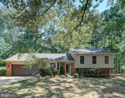 12356 Lima Ln, Reston, VA 20191