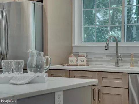 Kitchen - 12356 Lima Ln, Reston, VA 20191 photo 4 of 5