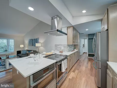 Kitchen - 12356 Lima Ln, Reston, VA 20191 photo 5 of 5