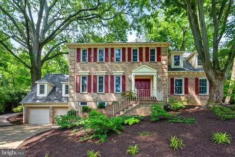 2014 Mason Hill Dr, Alexandria, VA 22307