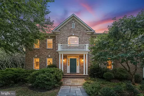 2953 Bonds Ridge Ct, Oakton, VA 22124