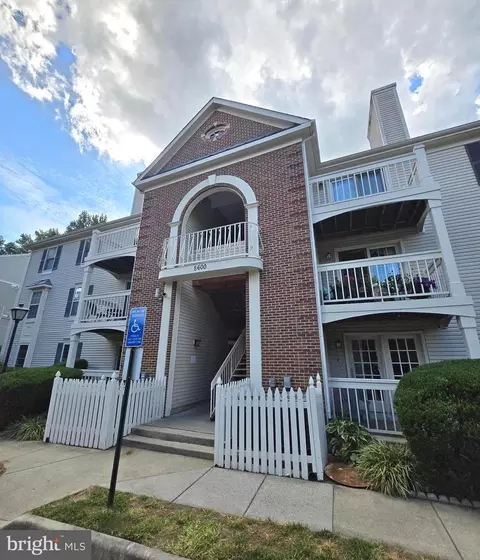 8600 Shadwell Dr #6, Alexandria, VA 22309