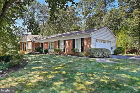 10200 Tamarack Dr, Vienna, VA 22182