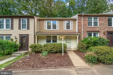 2306 Middle Creek Ln, Reston, VA 20191