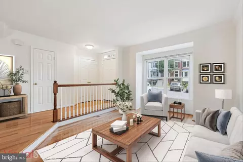 Living - 8840 Eagle Rock Ln, Springfield, VA 22153 photo 6 of 12
